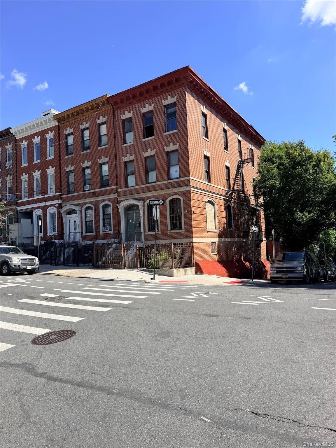 1510 Bryant Ave