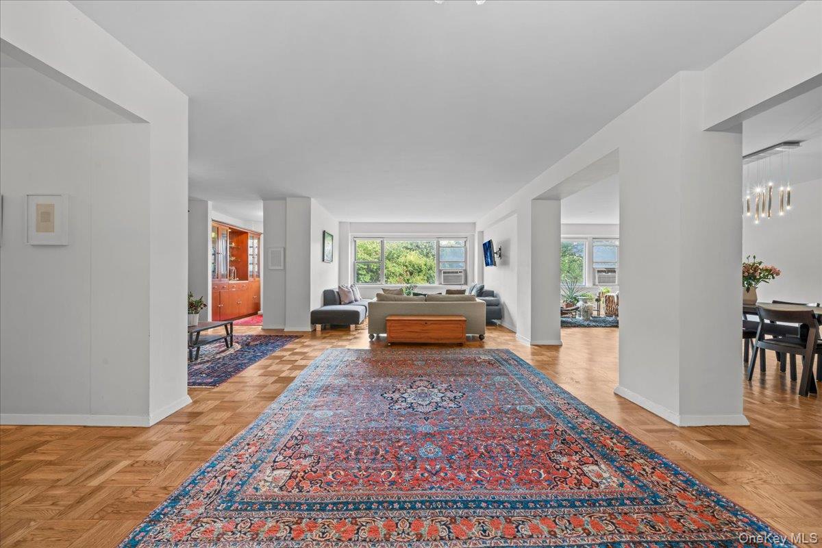 750 Kappock St Unit 405