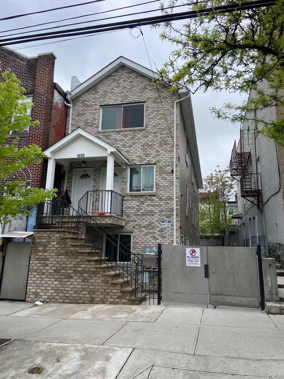 1233 Beach Ave