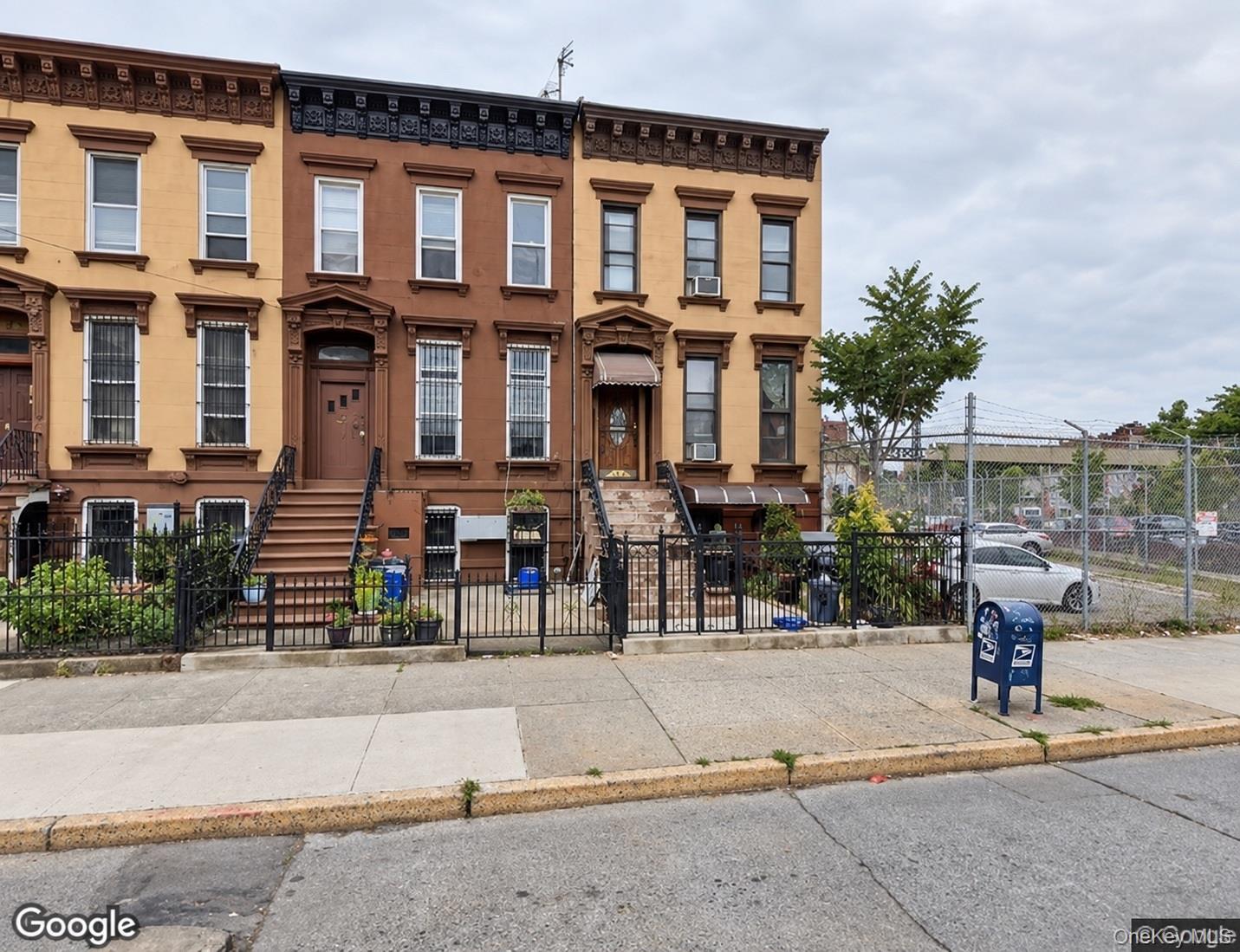 568 Franklin Ave