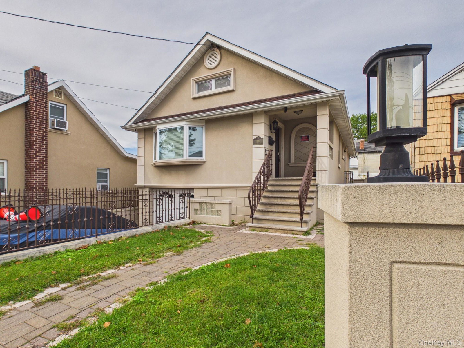 3147 Waterbury Ave