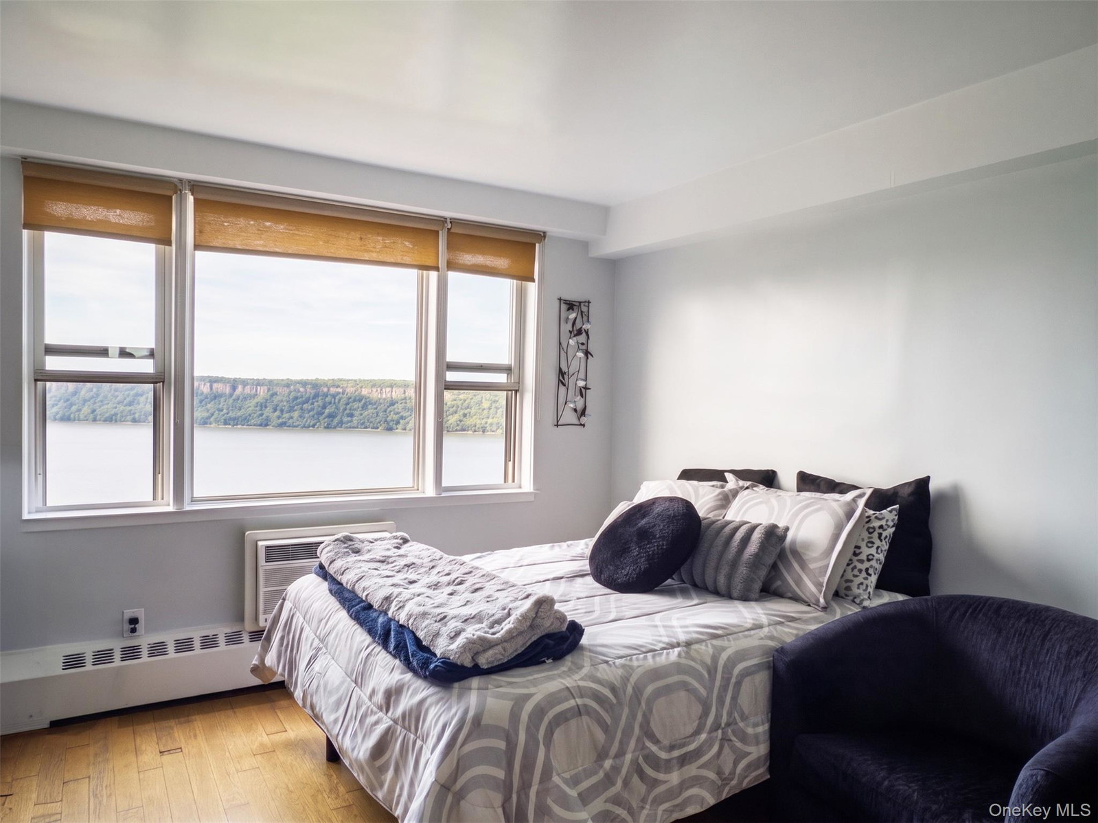 5900 Arlington Ave Unit 22N
