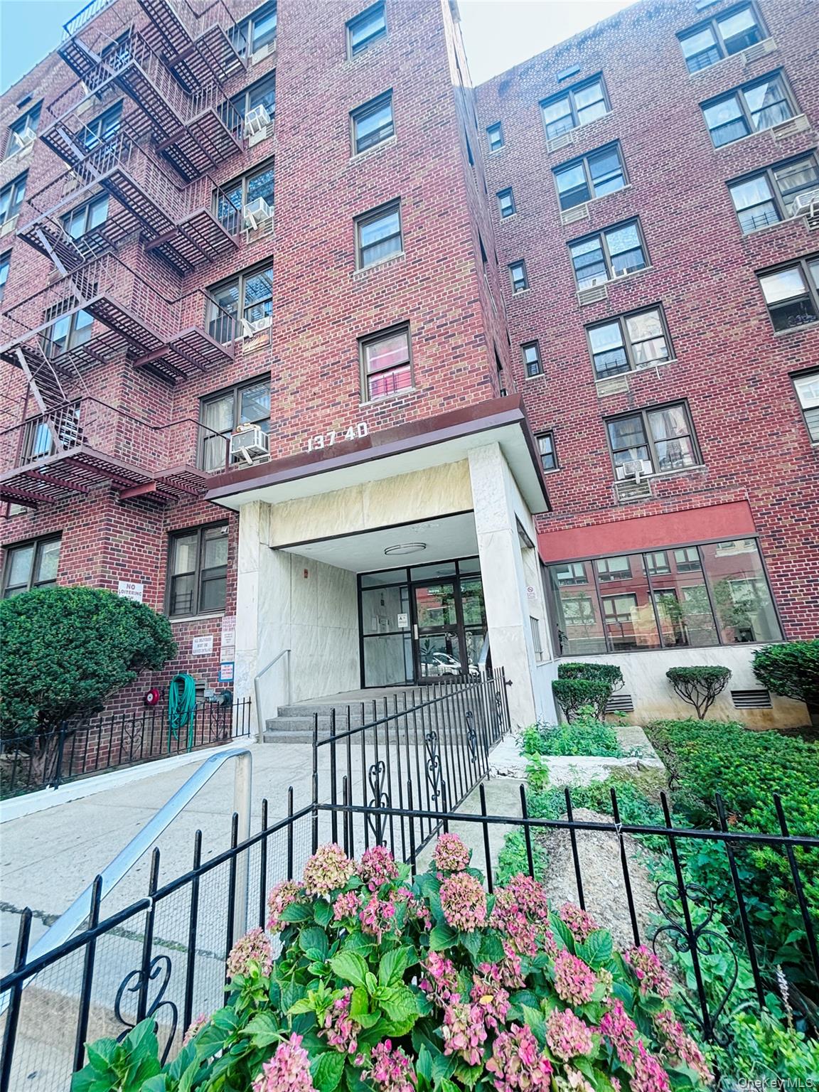 13740 45th Ave Unit 1F