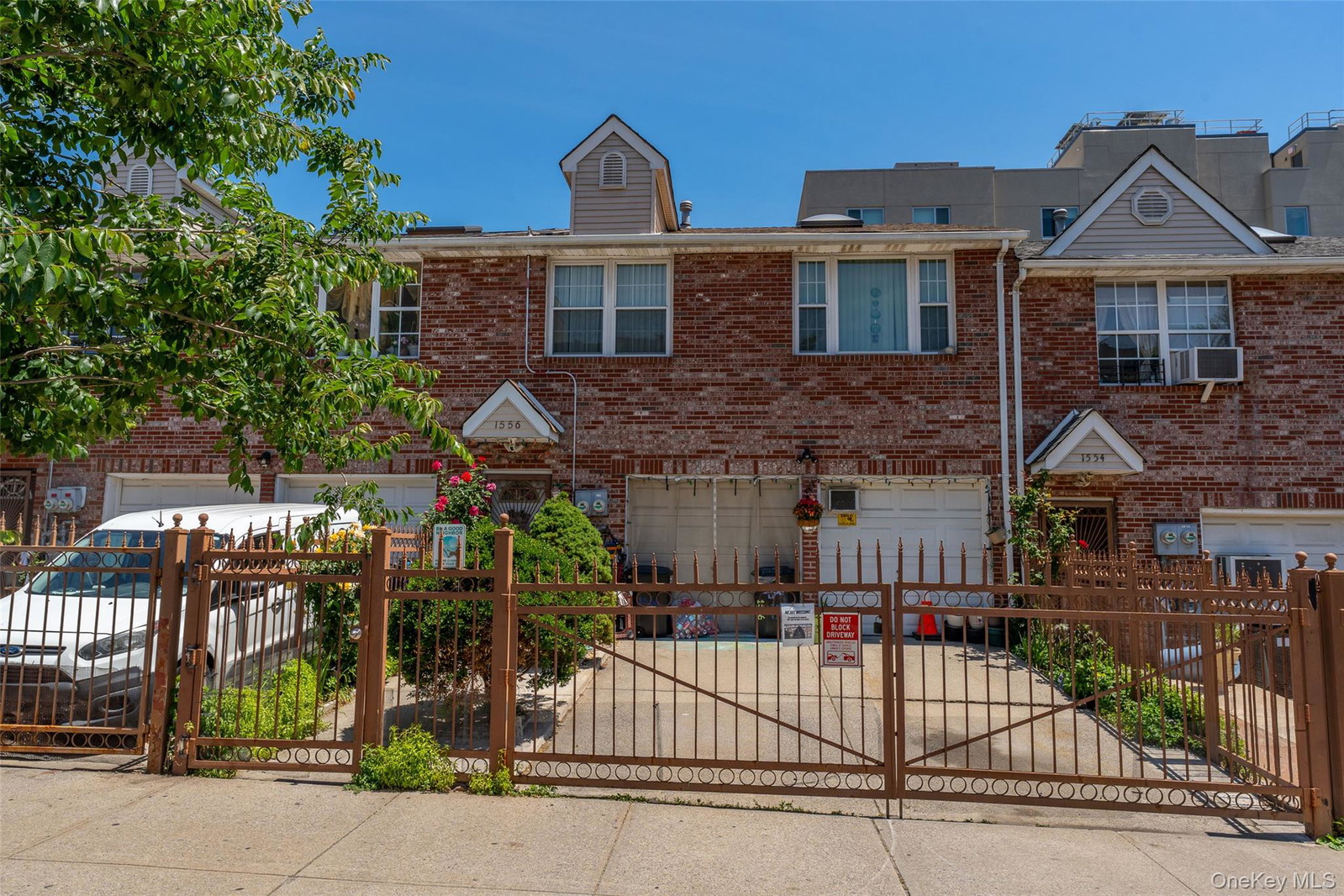 1556 Longfellow Ave