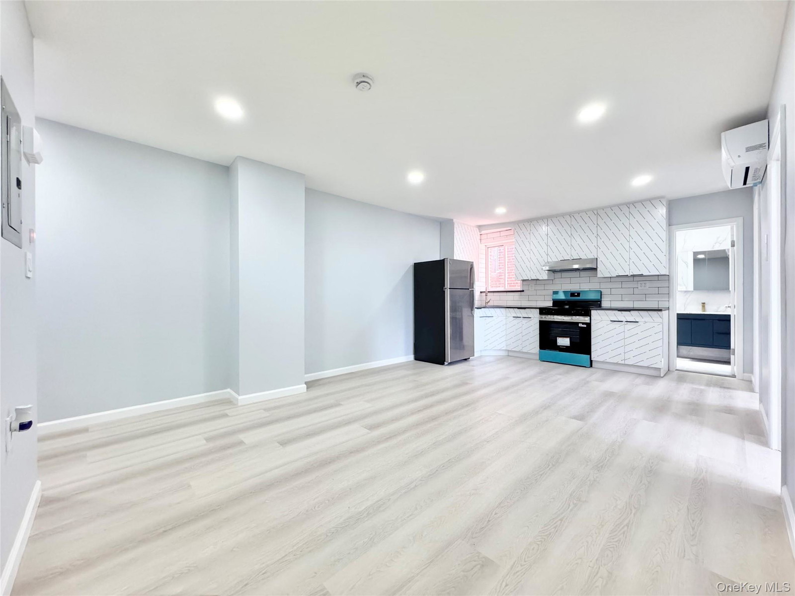 8315 Grand Ave Unit 2R