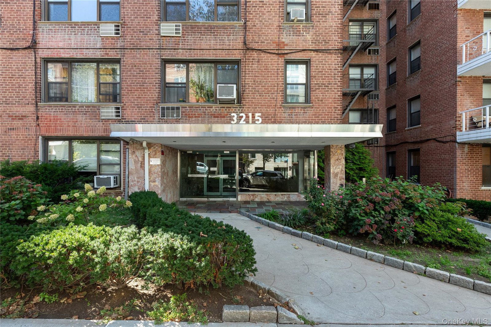 3215 Arlington Ave Unit 2A