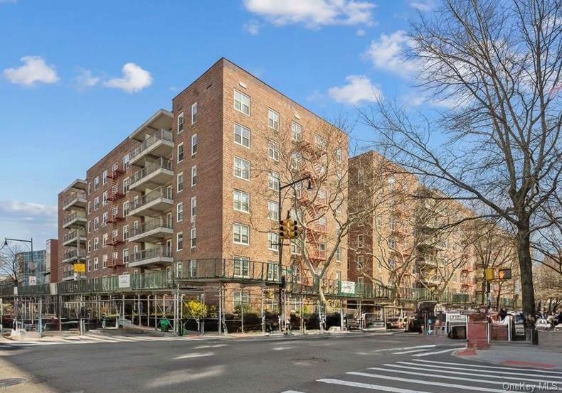 14205 Roosevelt Ave Unit 517