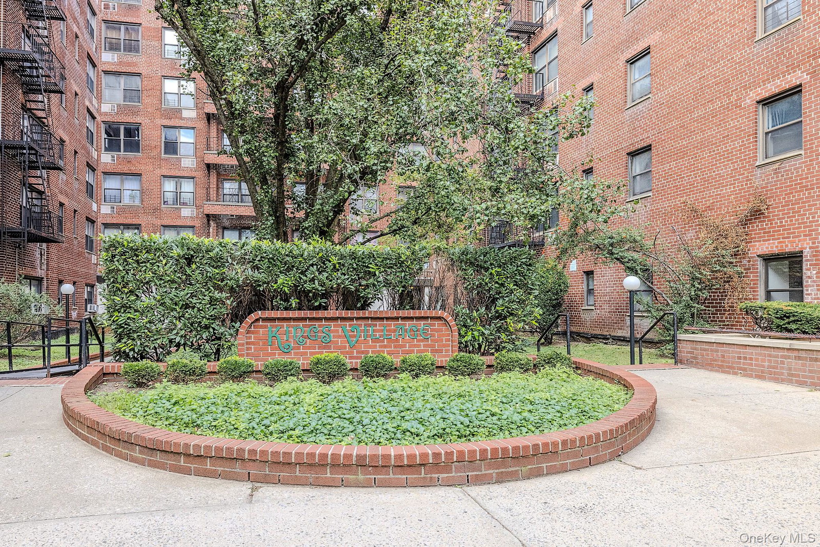 1275 E 51st St Unit 4L