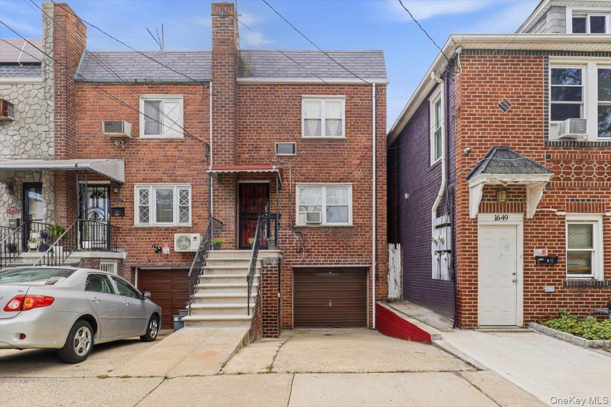 1647 Radcliff Ave