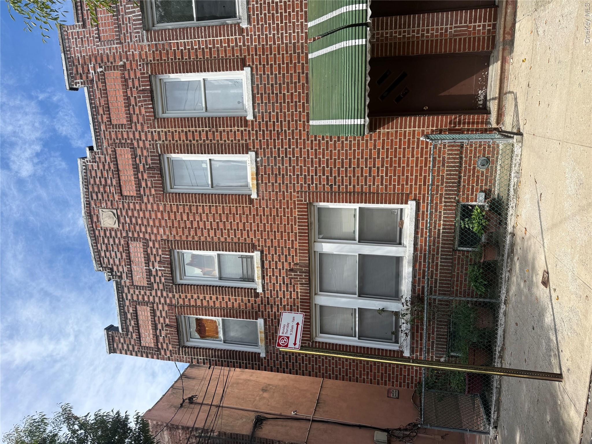 2427 Fuller St