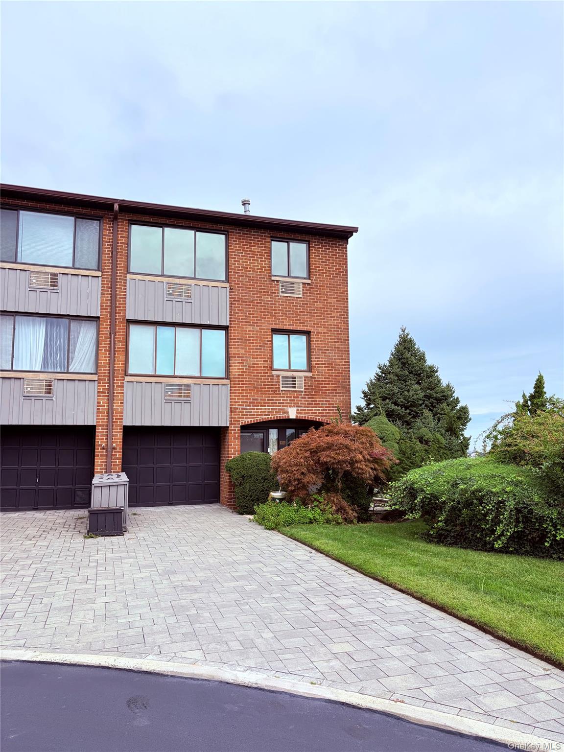 15419 Riverside Dr Unit 24B