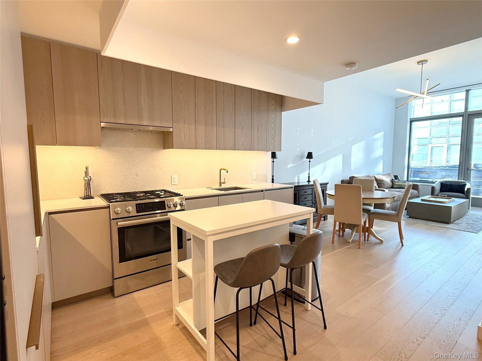 3 Court Sq Unit 533