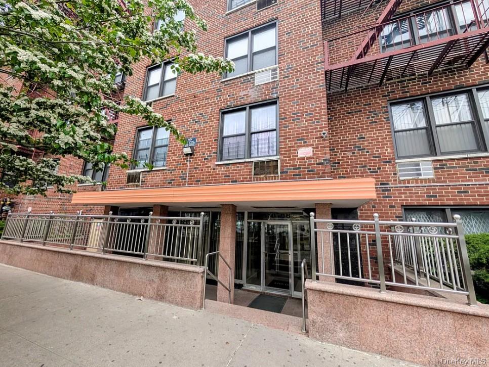 17006 88th Ave Unit 2D