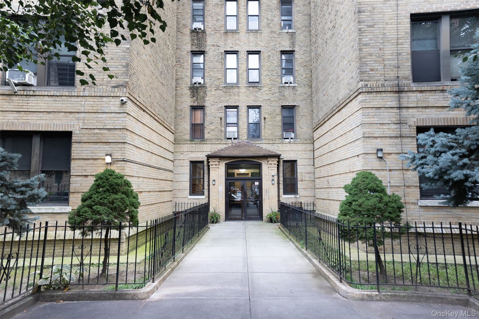 8352 Talbot St Unit 3E