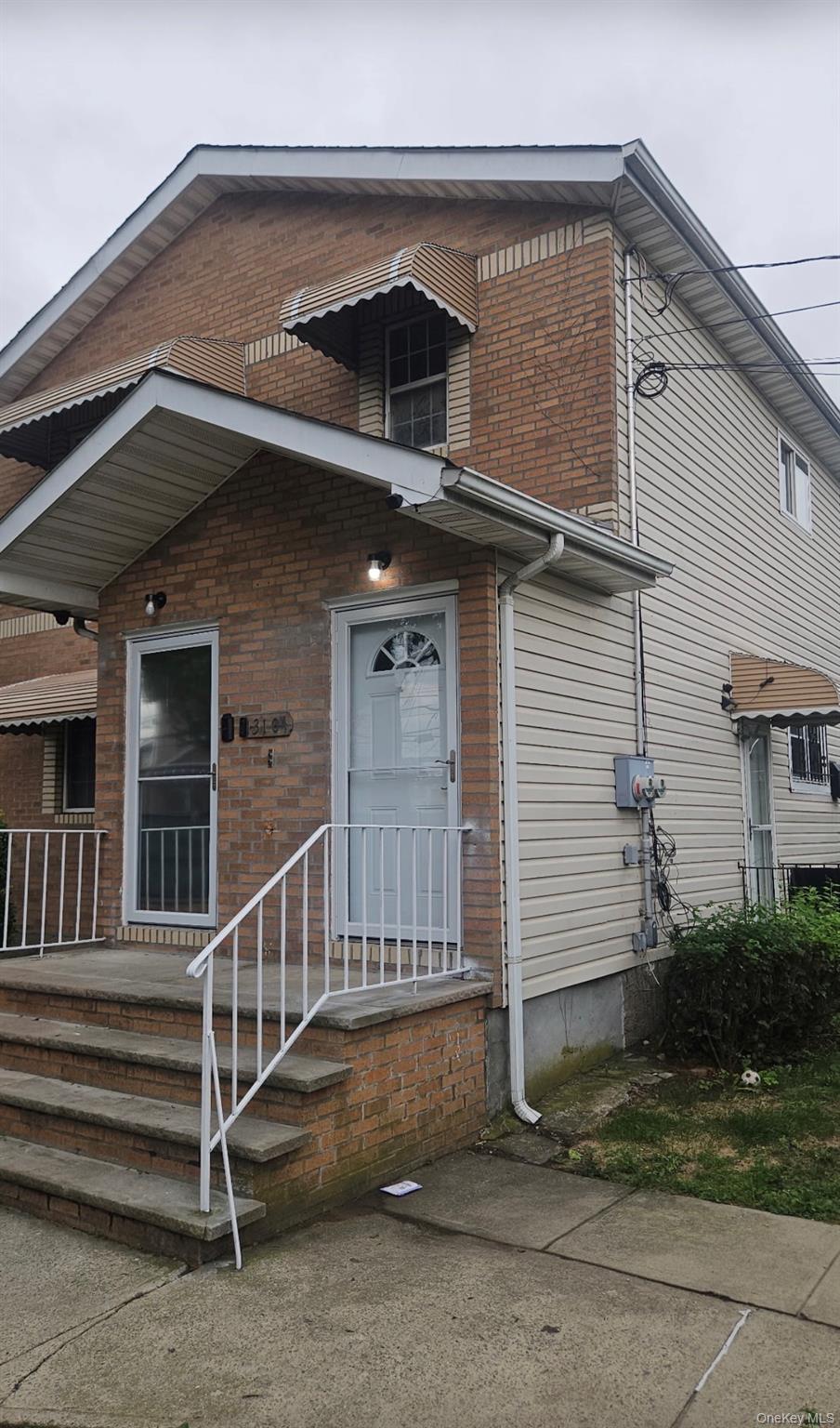 13104 Farmers Blvd Unit 2
