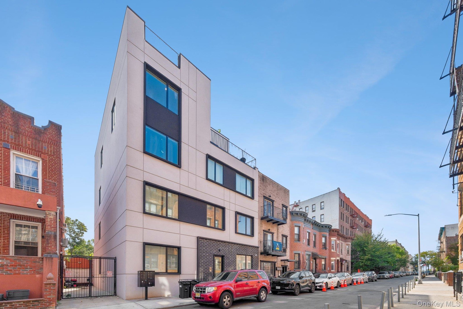 1526 Lincoln Pl Unit 4L