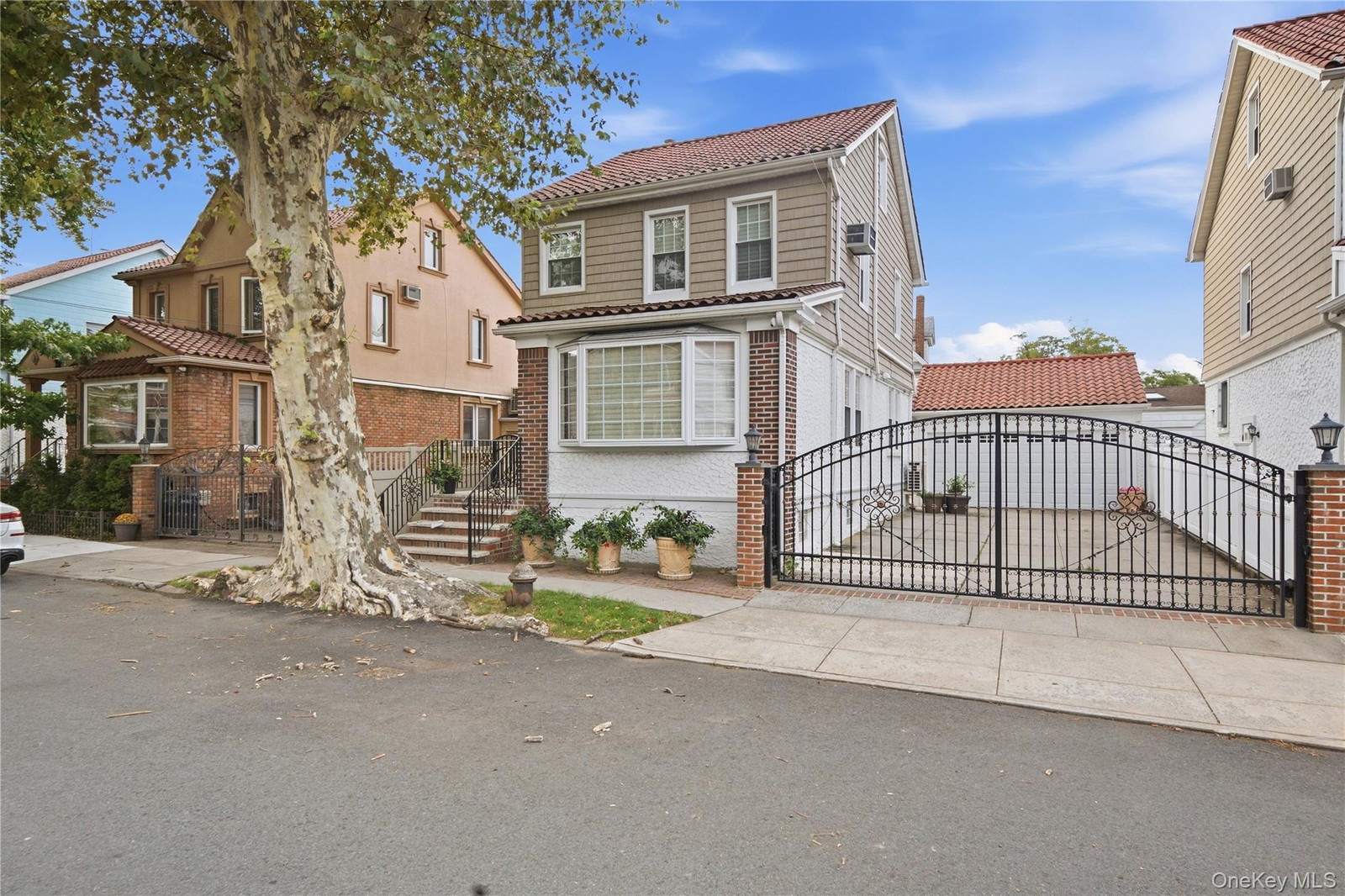 8821 79th Ave