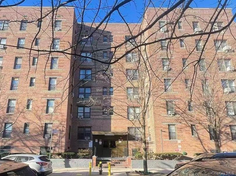 8830 182nd St Unit 3G