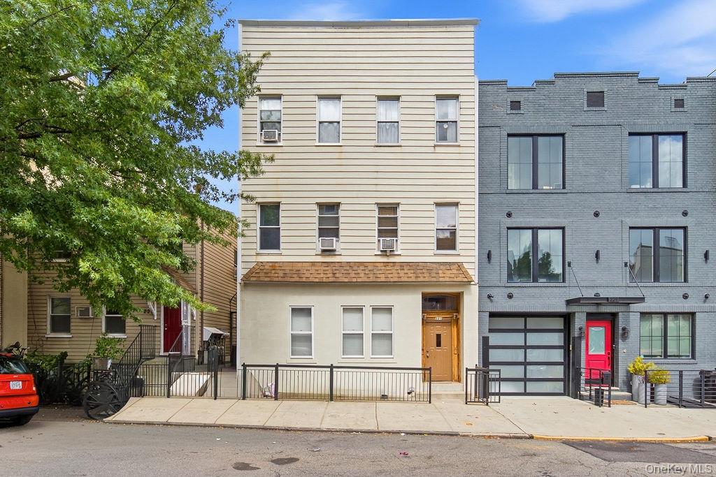 227 Devoe St