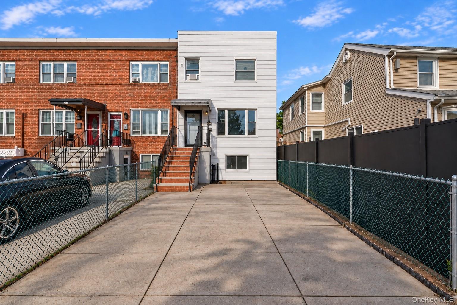276 Swinton Ave