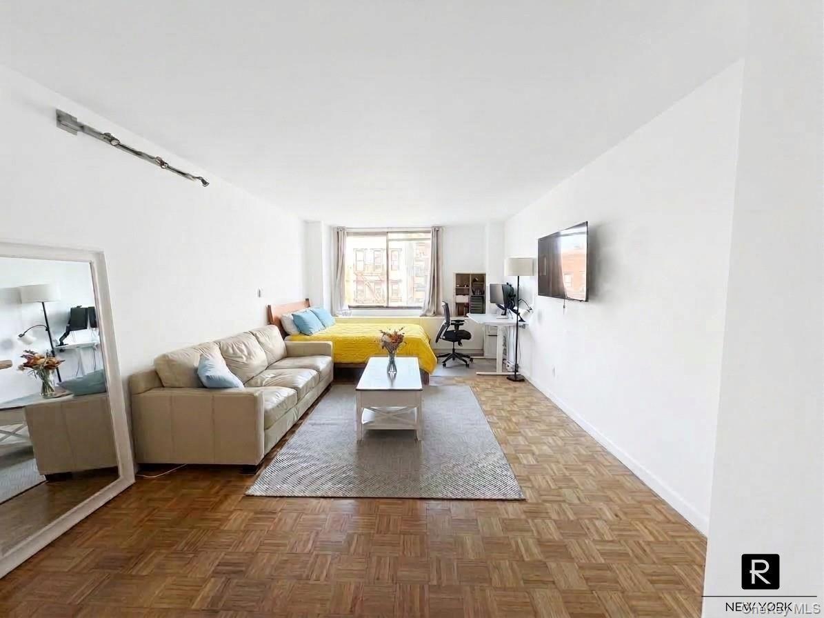 393 West 49th Street Unit 4-P