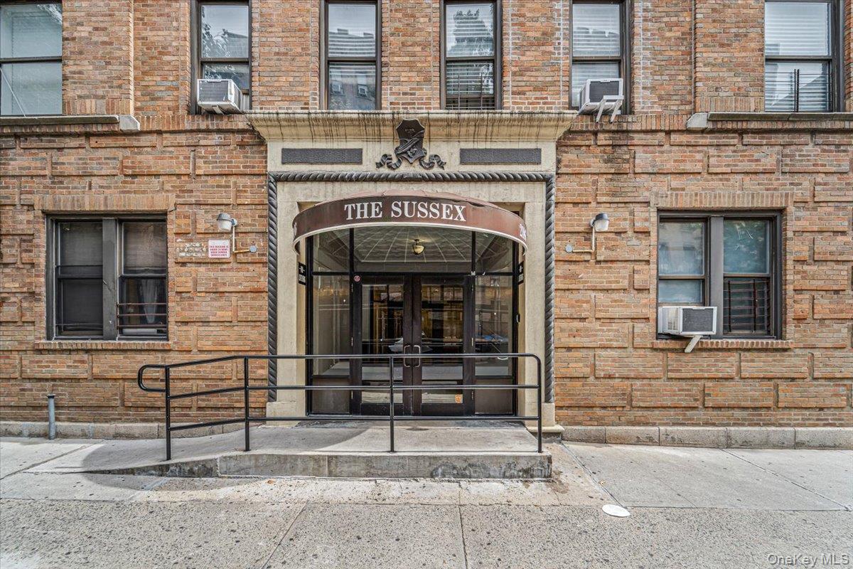 2186 Cruger Ave Unit 4B