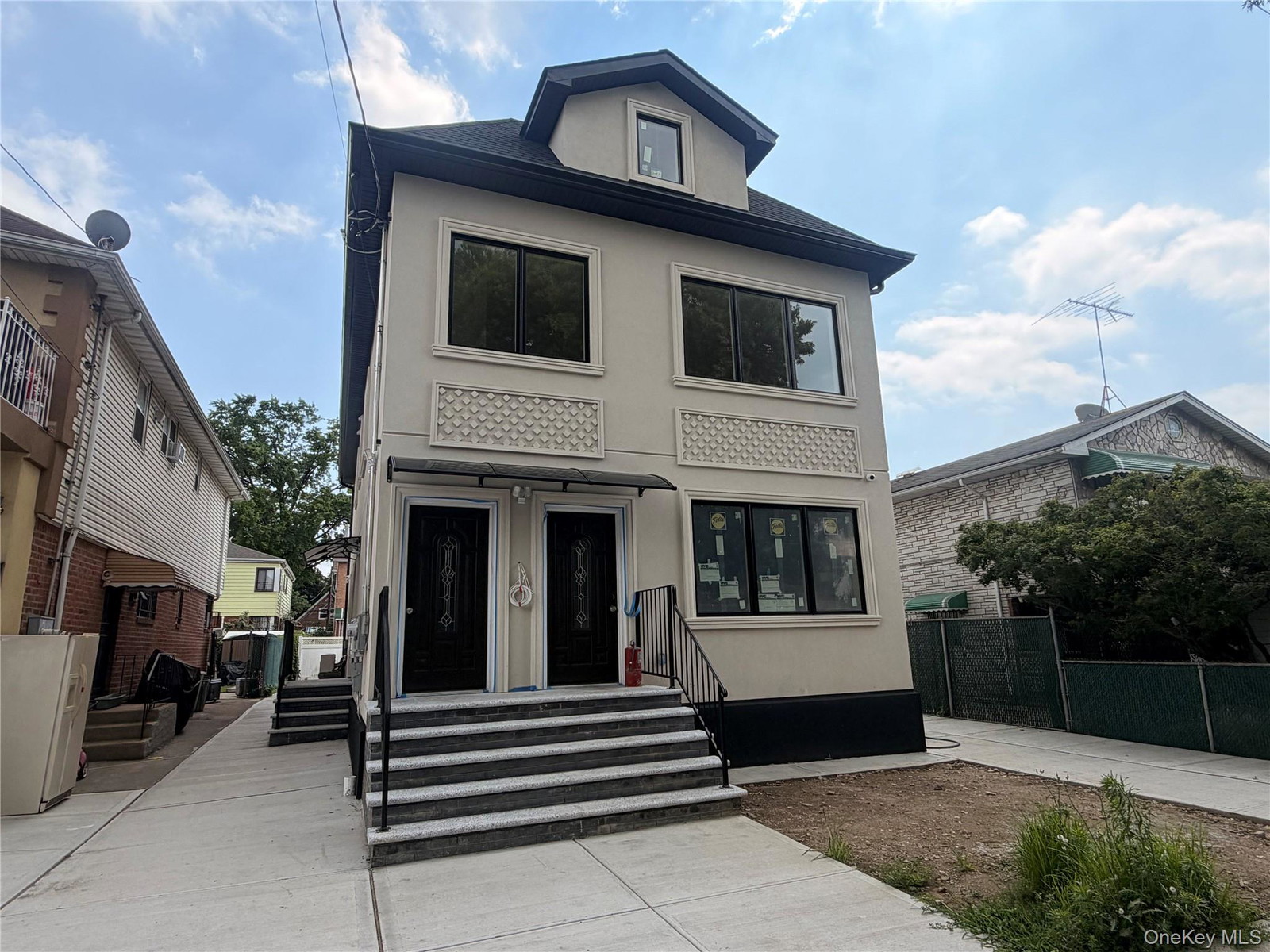 16416 75th Rd 2nd Fl