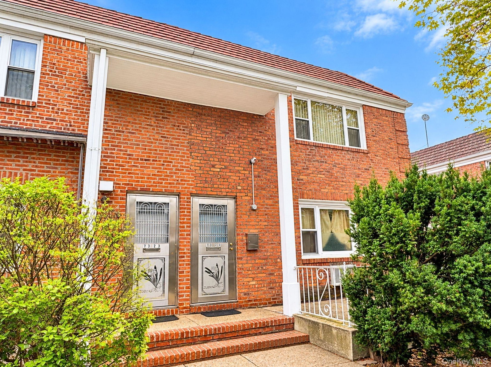 7327 198th St 2nd Fl