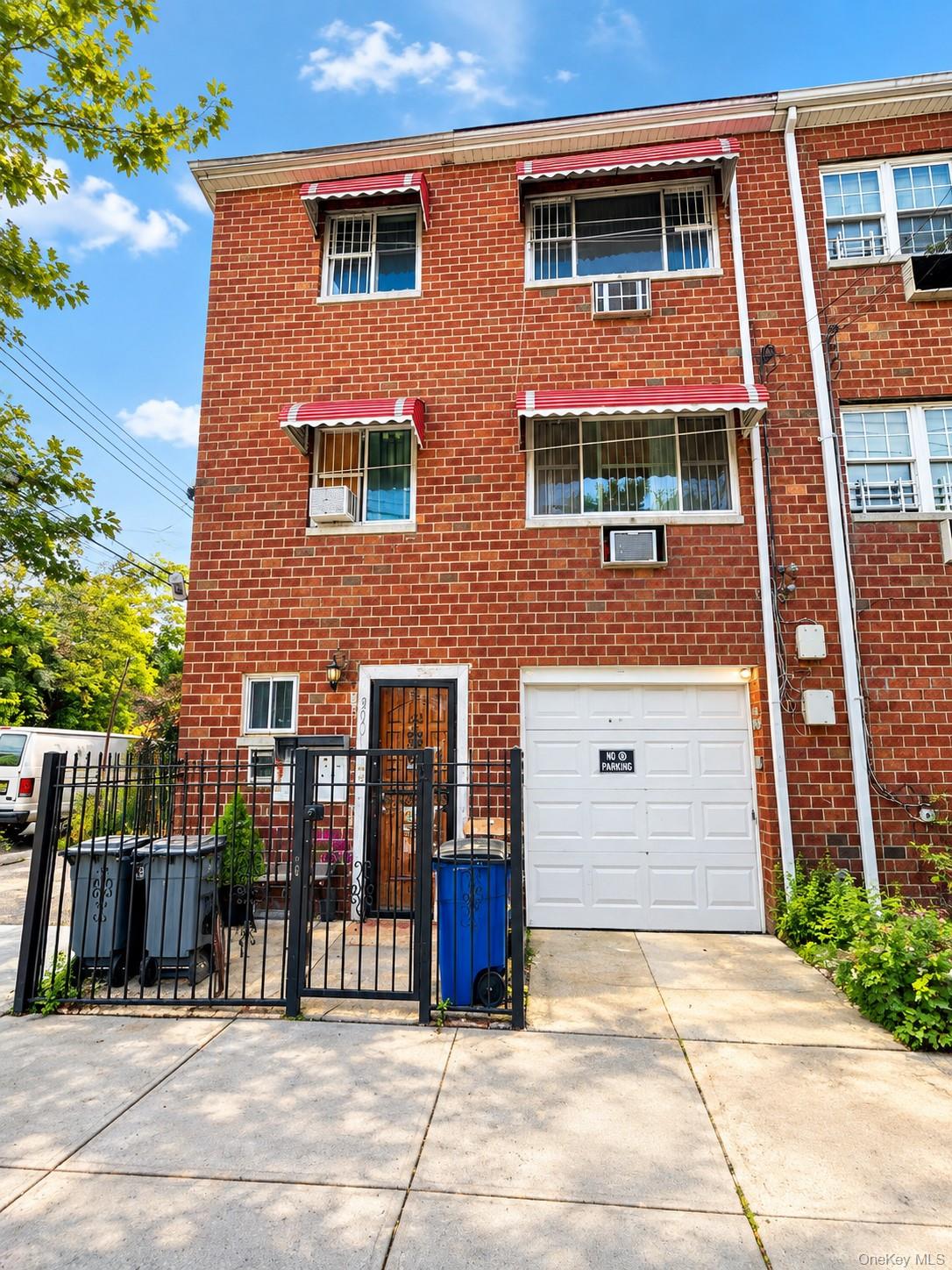 3001 Cruger Ave