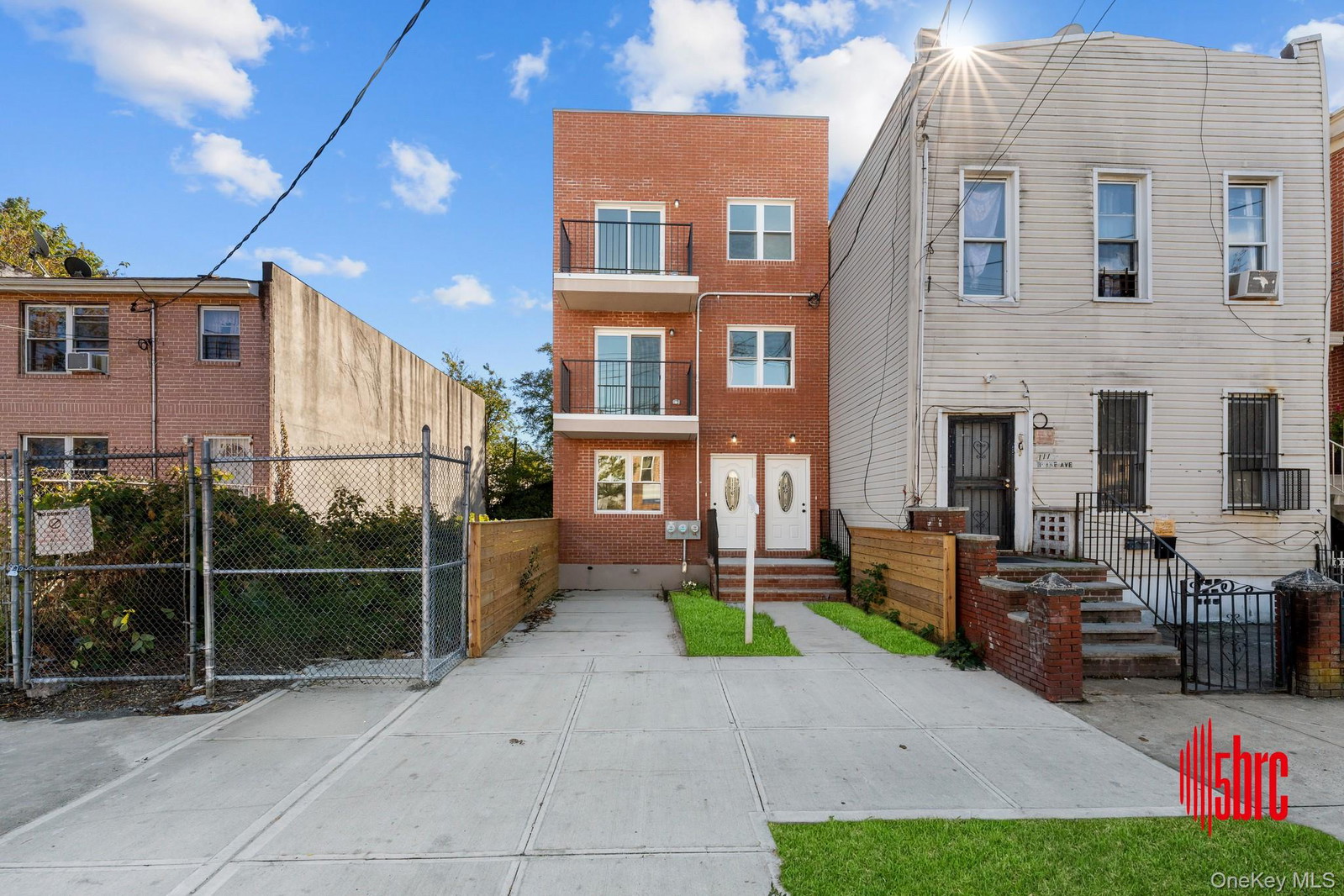 1116 Blake Ave