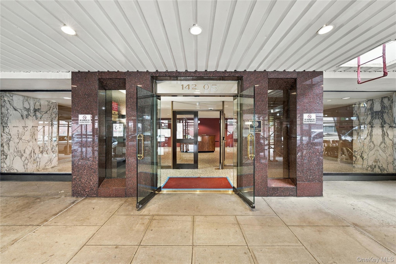 14205 Roosevelt Ave Unit 206