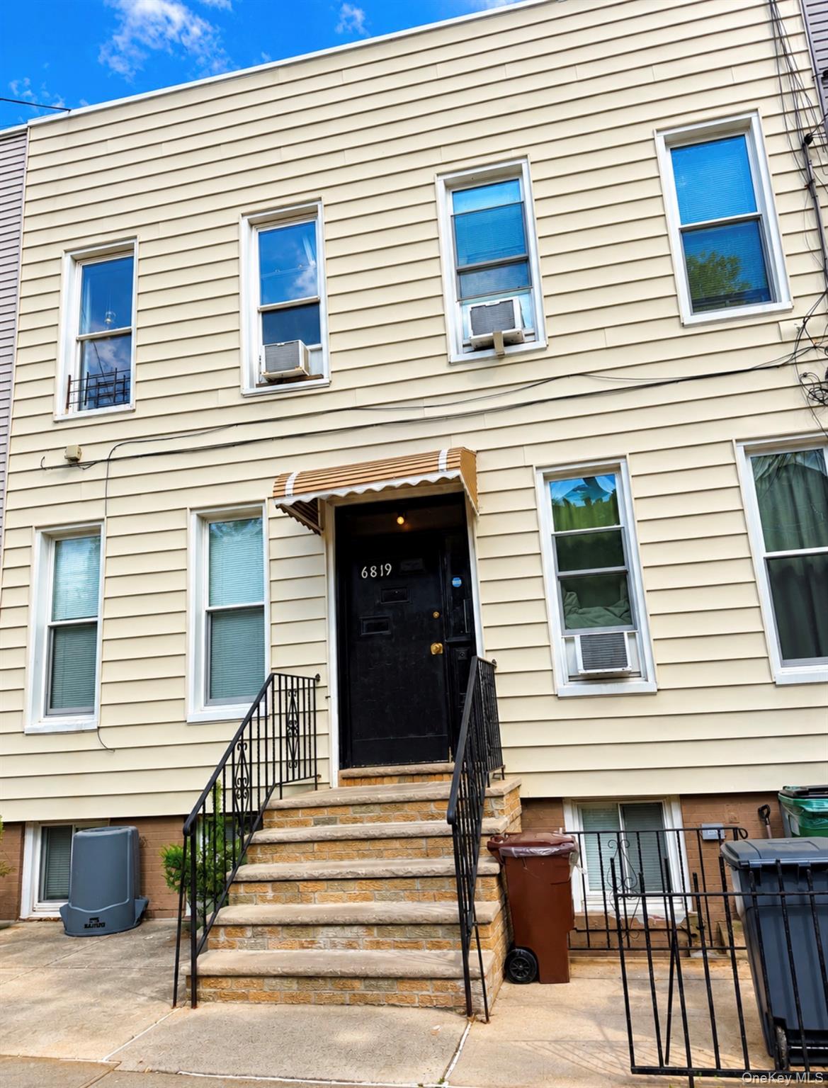 6819 62nd St Unit 2L