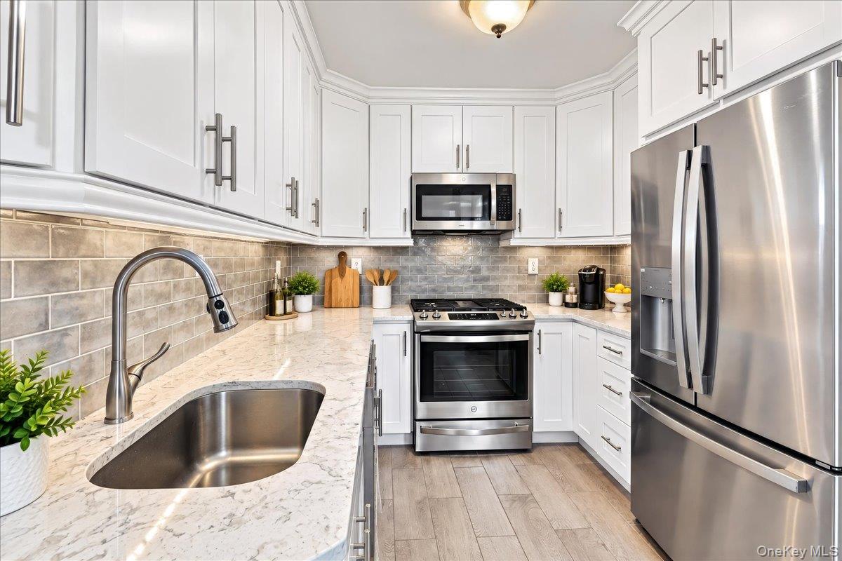 5635 Netherland Ave Unit 2C