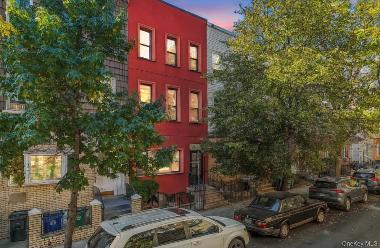 37 Jewel St