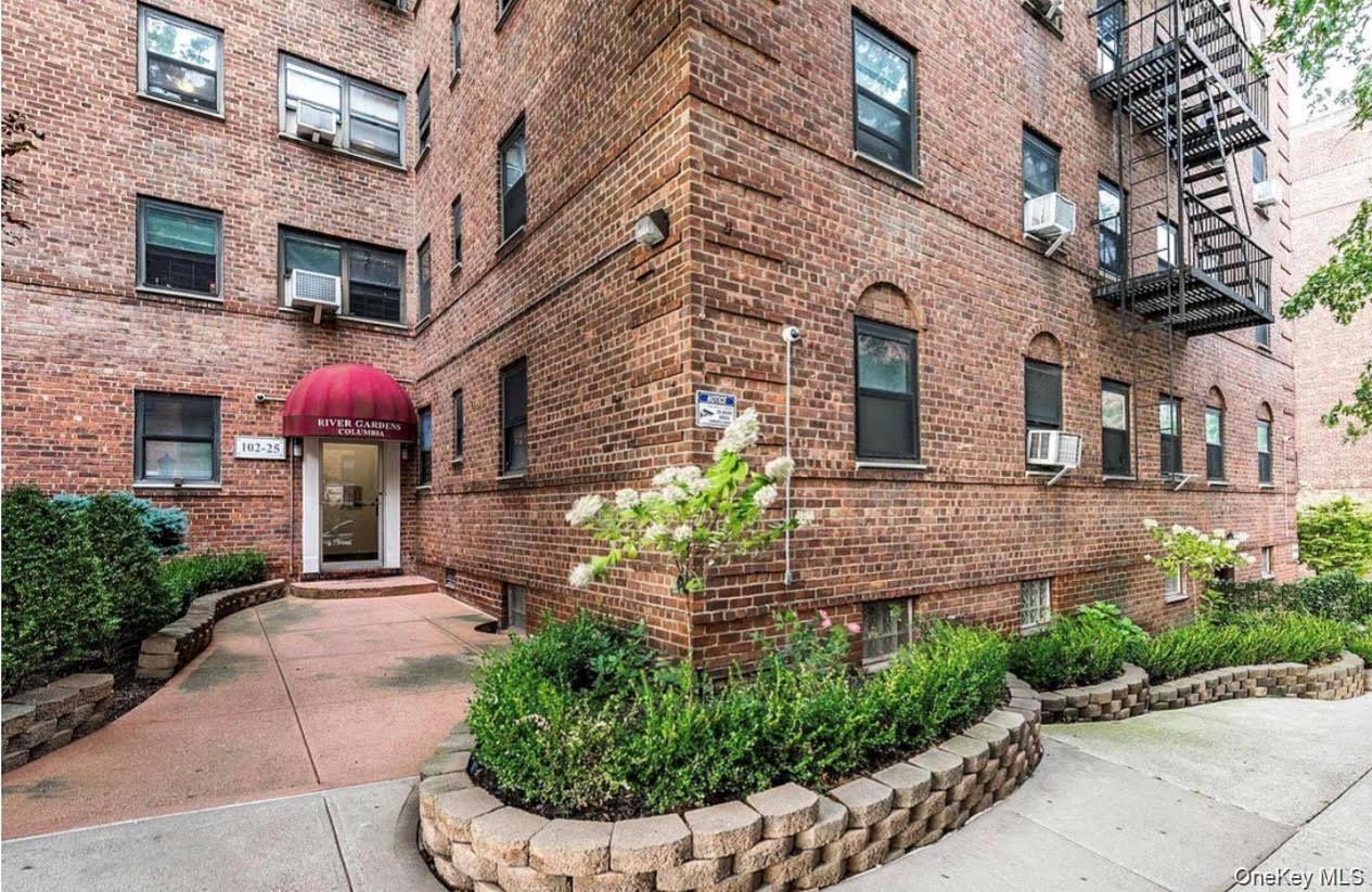 10225 67th Rd Unit 4D