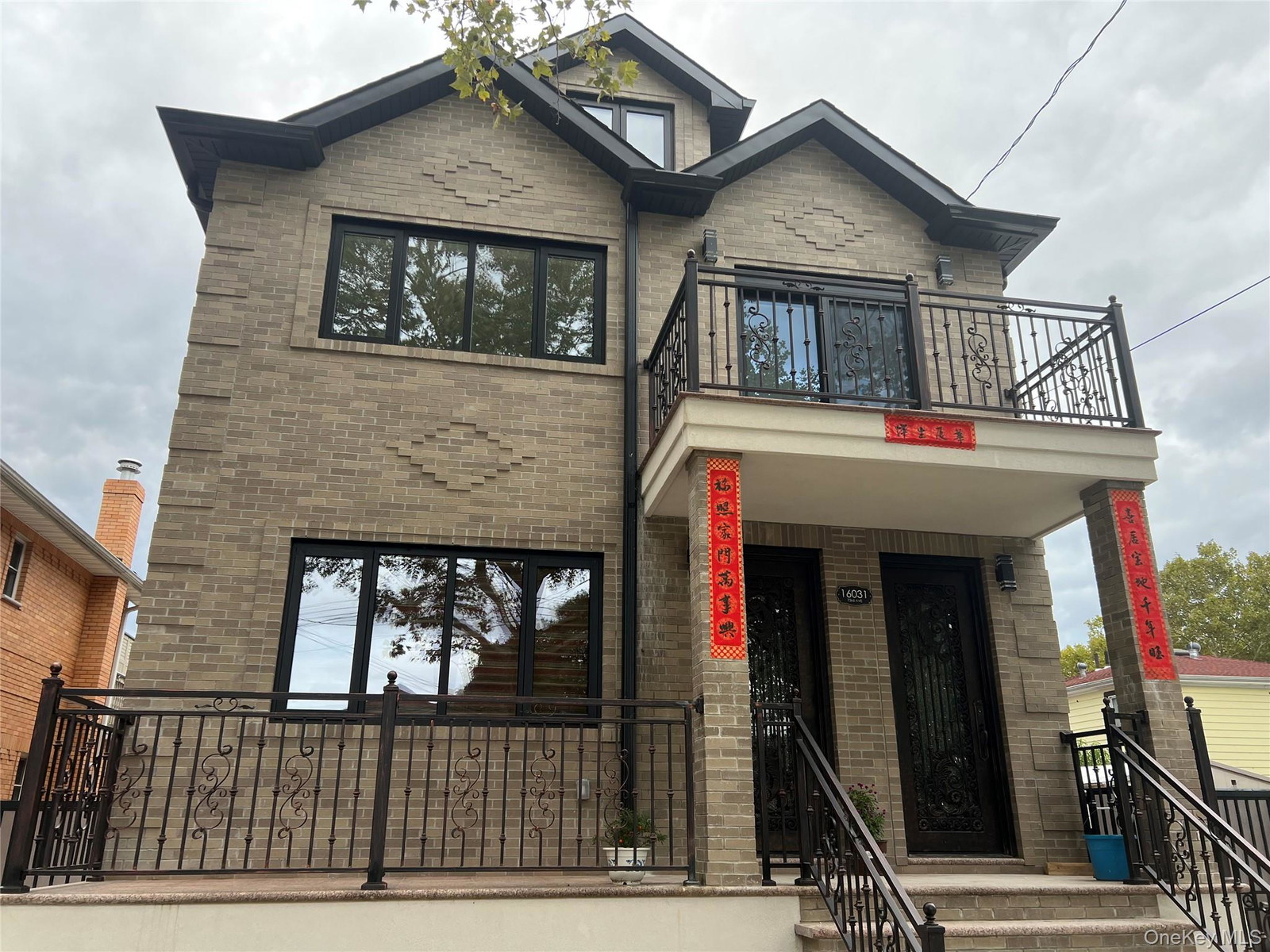 16031 73rd Ave Unit 2fl