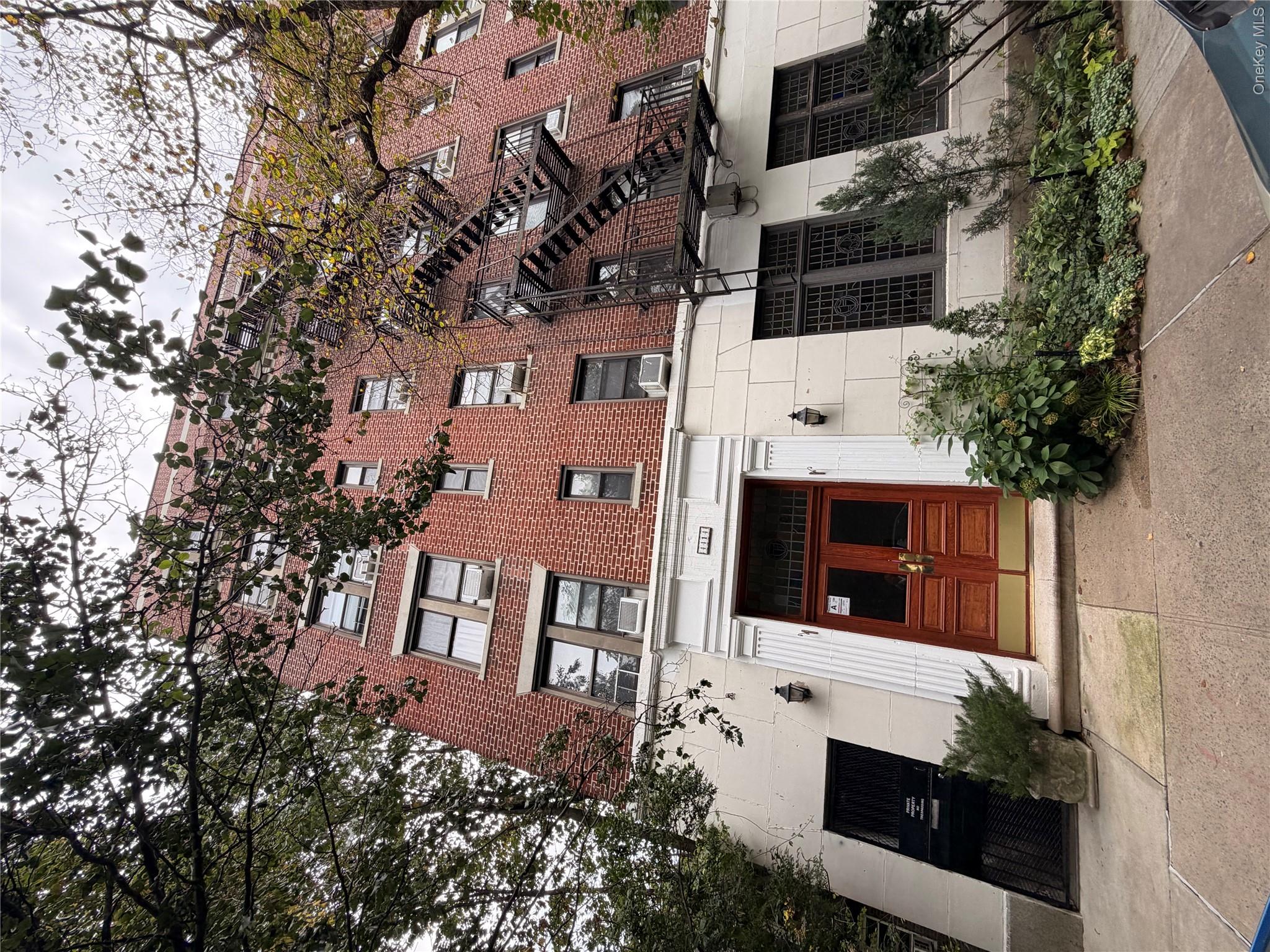 4414 Cayuga Ave Unit 1B
