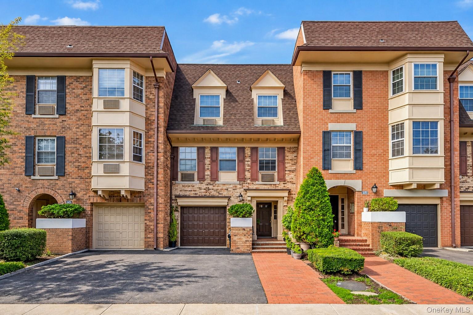 1232 Diane Pl Unit 204L