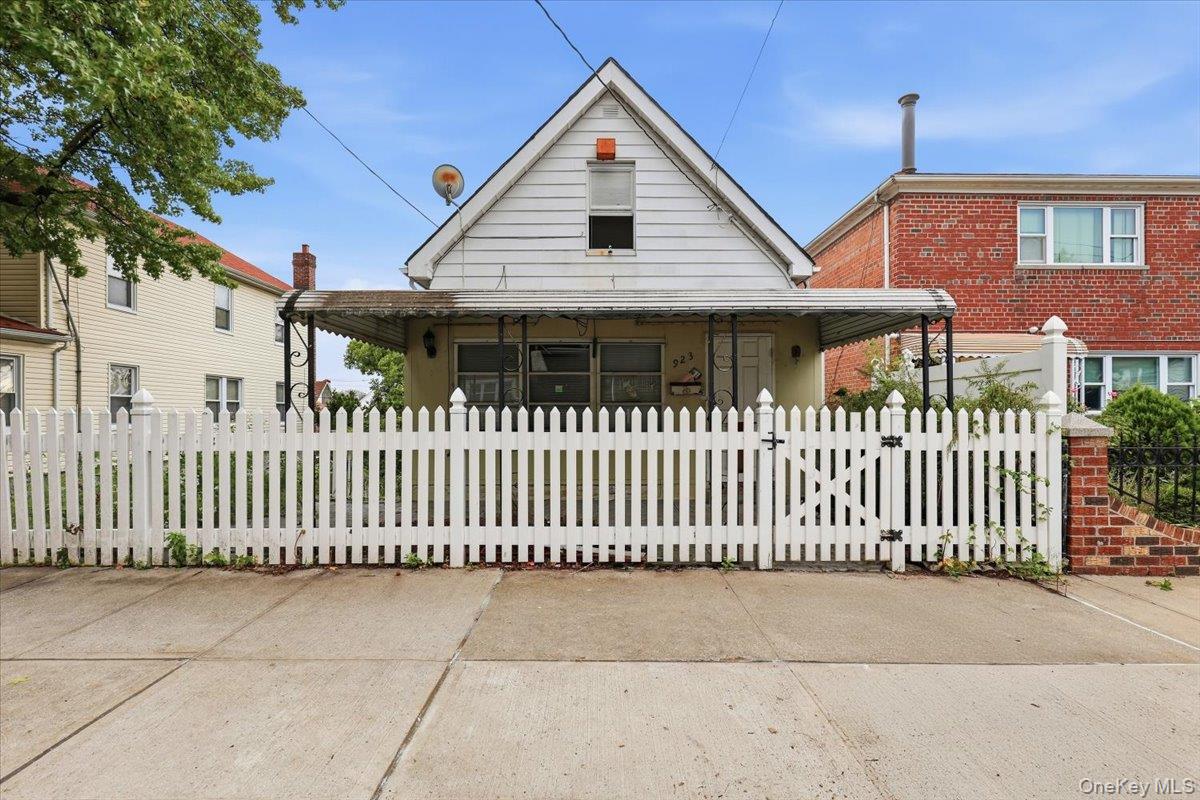 923 Quincy Ave
