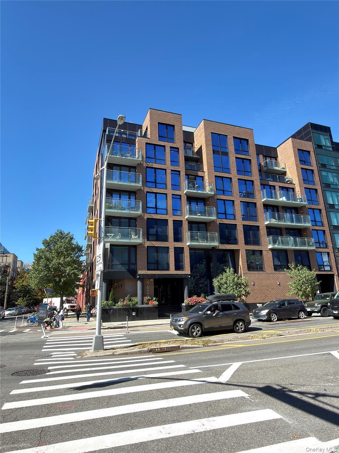 4620 11th St Unit 4G
