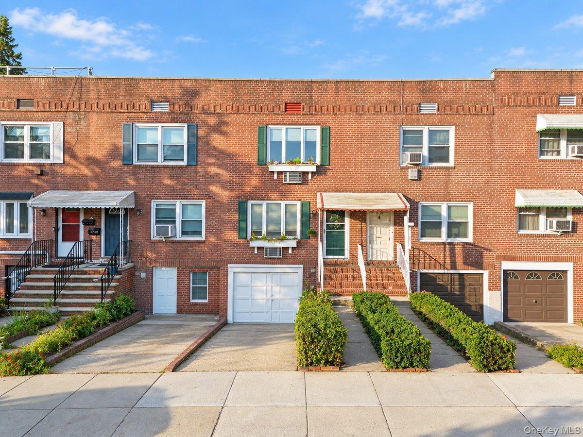 8494 Austin St