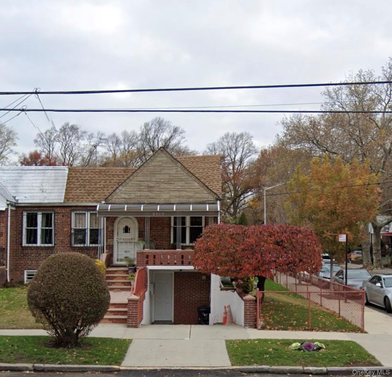 3923 Clarendon Rd