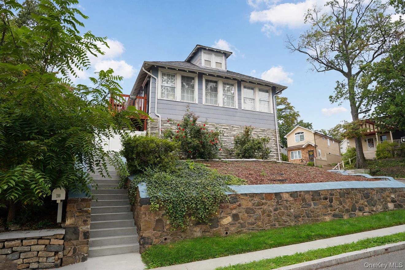 230 Lindenwood Rd
