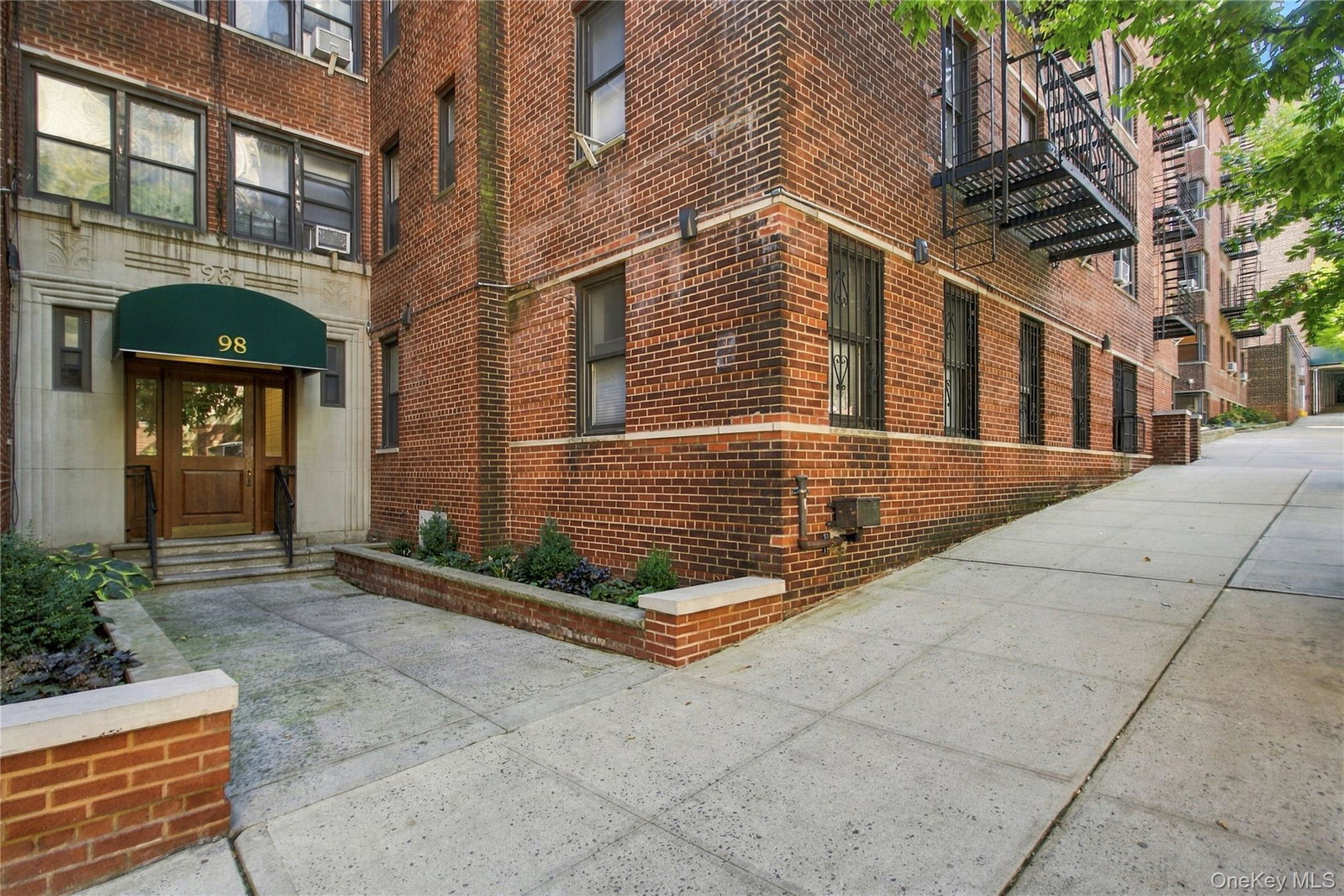 98 Park Terrace East Unit 2C