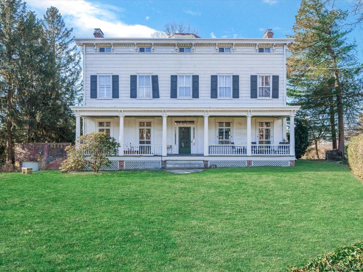 29 Center Dr