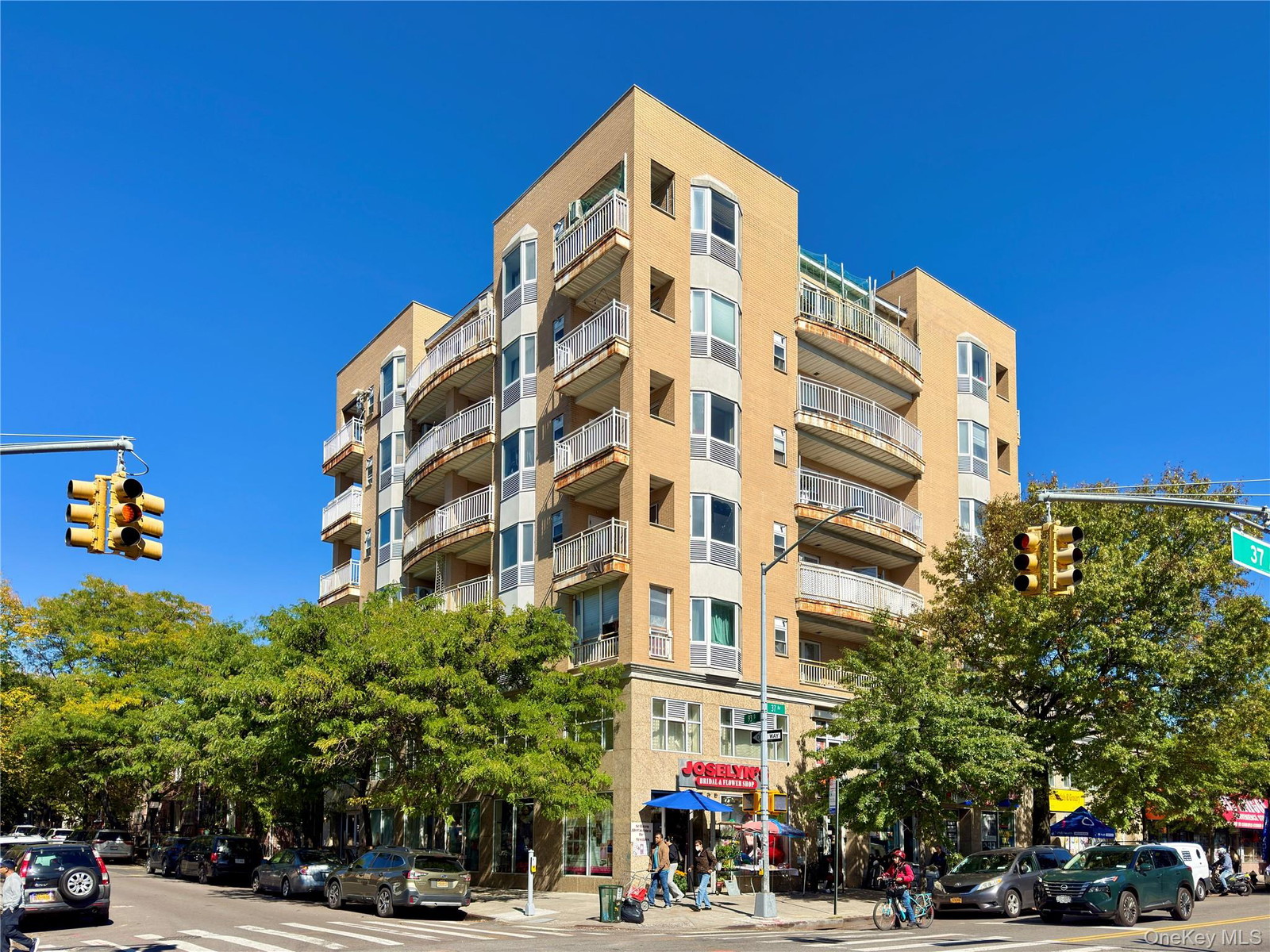 9305 37th Ave Unit 3C