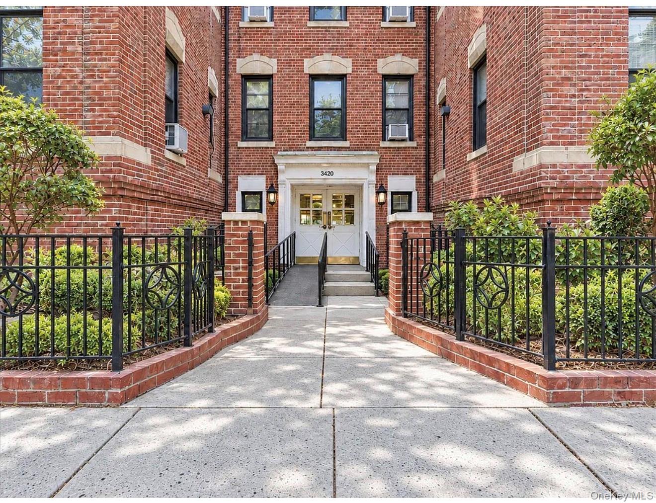 3420 83rd St Unit 6I
