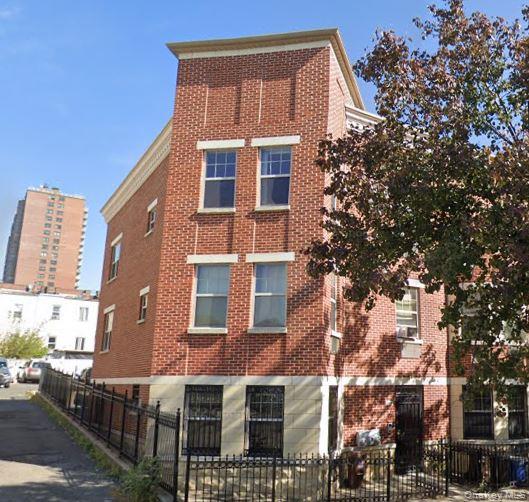 1609 Saint Marks Ave