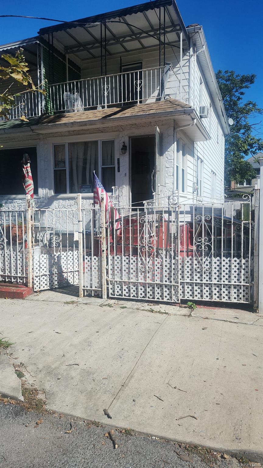 361 E 45th St
