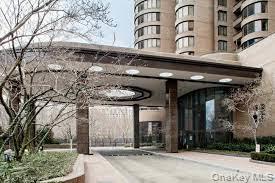 330 E 38 St Unit 21J